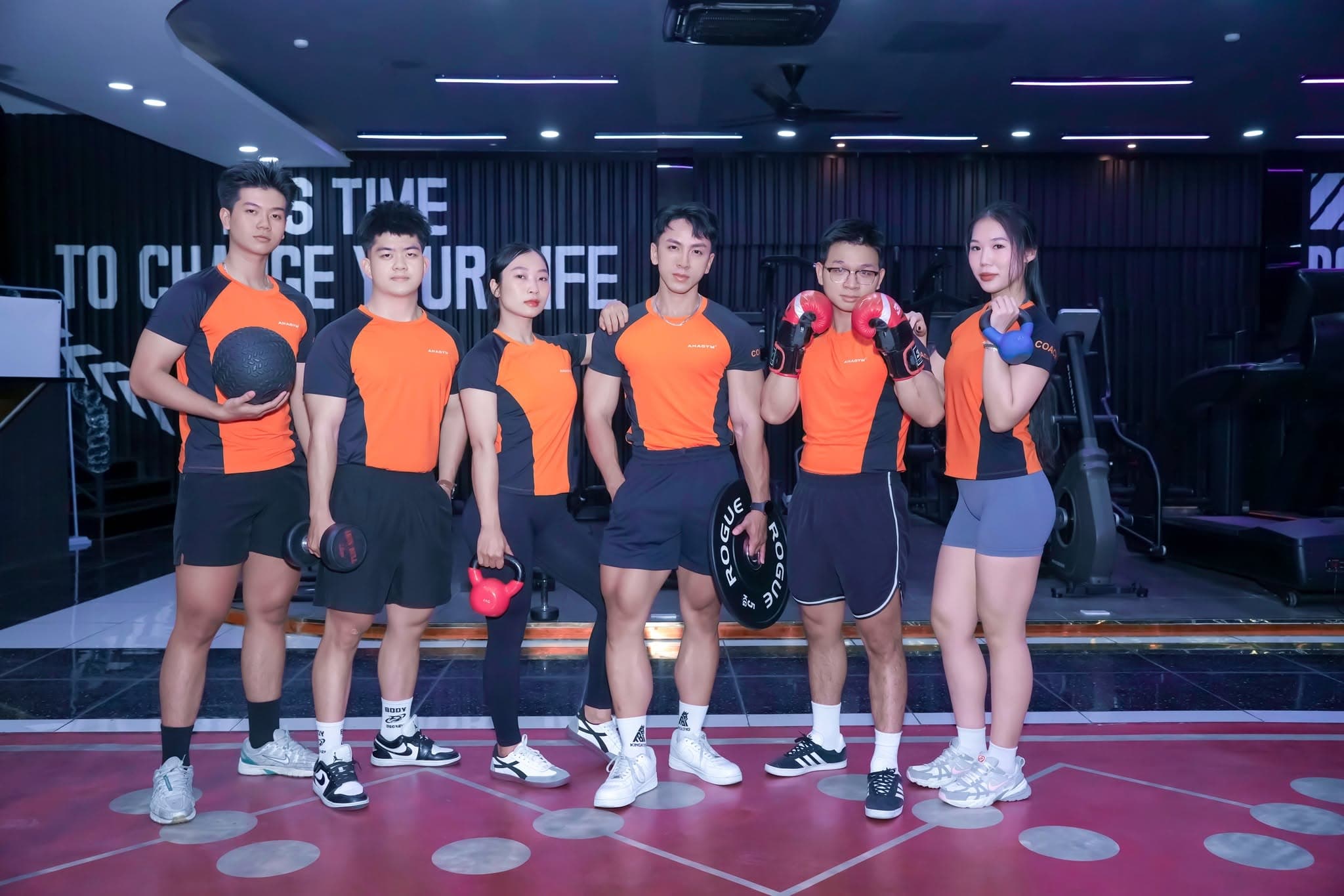 Đồng phục AhaGym – cân bằng form dáng và sự thoải mái khi coaching