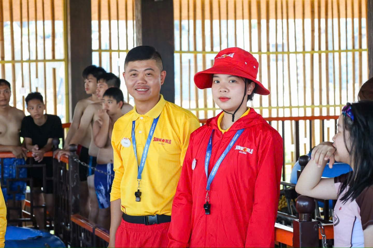 Vật phẩm nhận diện và đồng phục quà tặng Sun World Hạ Long