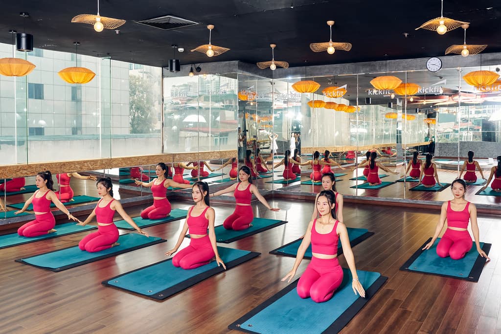 Đồng phục theo vai trò trong Yoga Pilates Studio