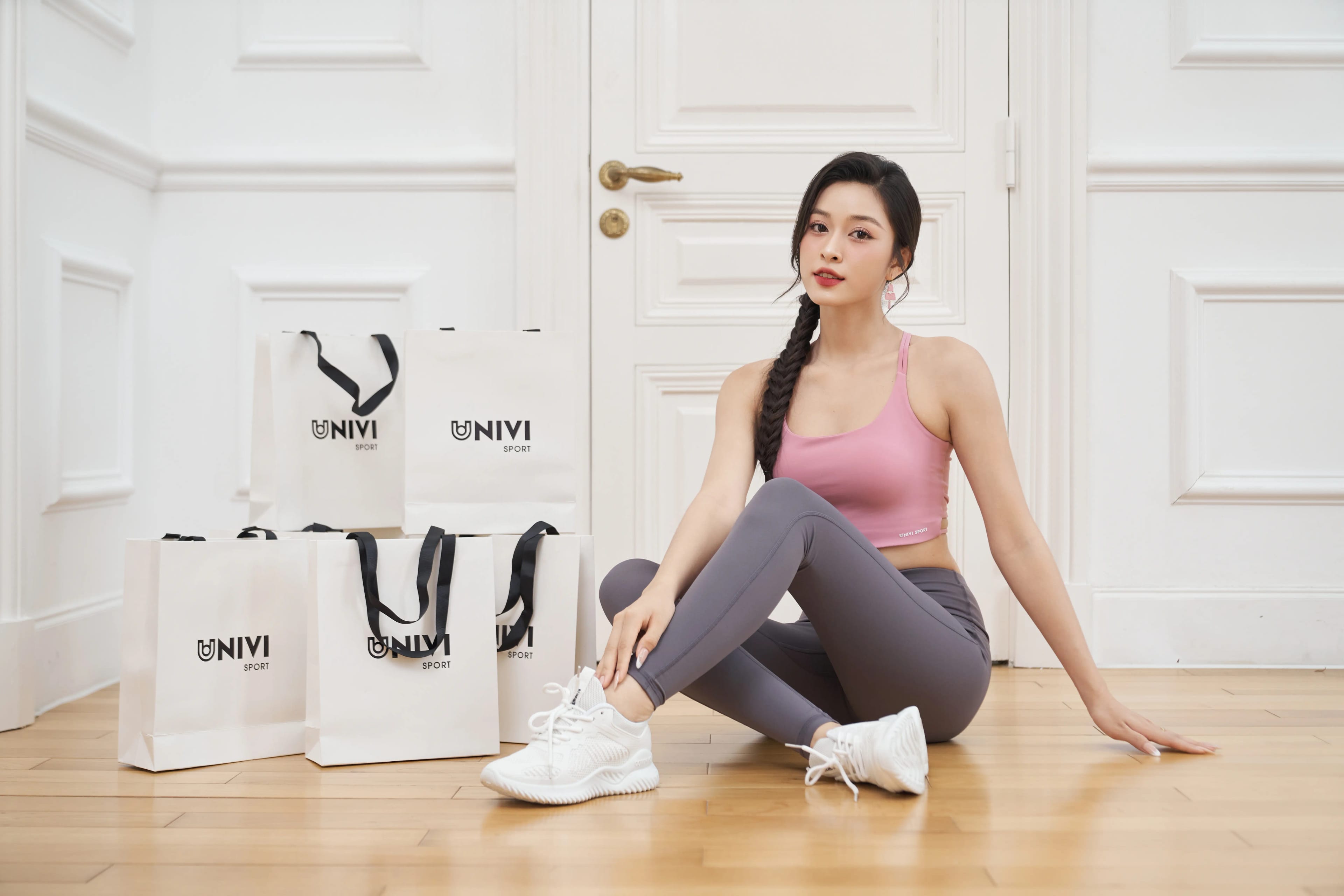 Quần legging Yoga Pilates cạp cao Univi ôm dáng, co giãn tối ưu giúp tự tin thực hiện mọi tư thế.